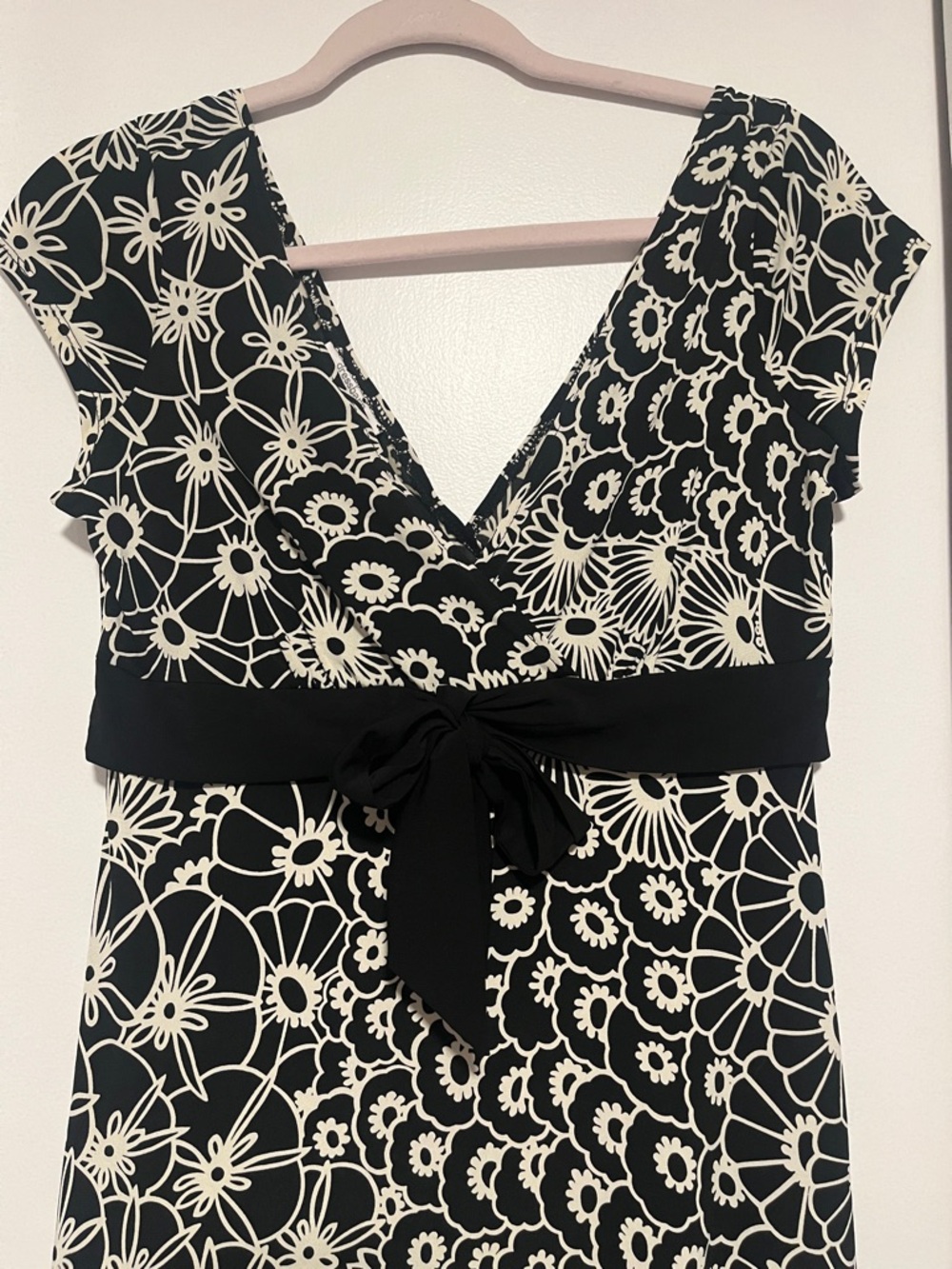 Vintage Dressbarn Black & White Floral V-Neck Midi Dress